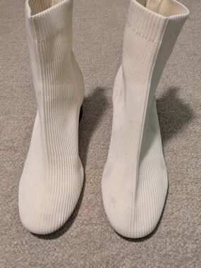Everlane Cream Ribbed Sock Ankle Boots